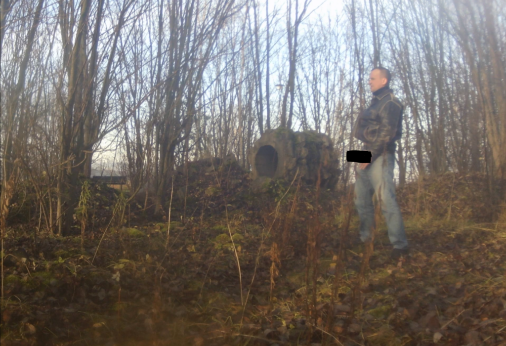 Masturbating Man (uncut) The Tree Spy
