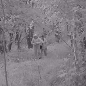 Ladies coming to leak on the trail